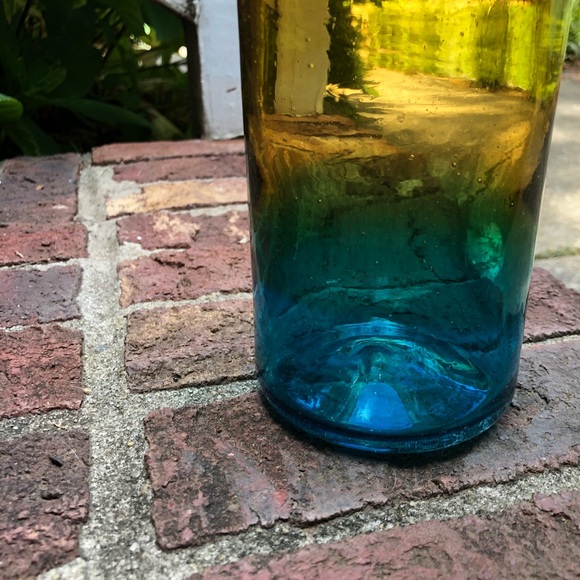 Mexican blown glass small vase - Picture 8 of 8